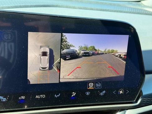 New 2026 Chevrolet Equinox EV LT w/ Comfort Package FWD image 17