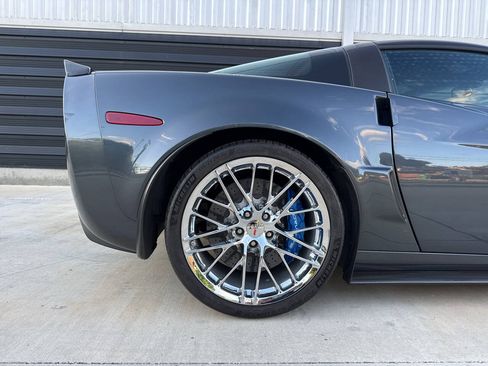 Used 2009 Chevrolet Corvette ZR1 w/ Preferred Equipment Group RWD image 36