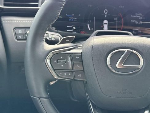 Certified 2025 Lexus LX 600 4WD w/ Appearance Package image 9