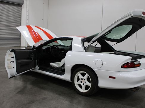 Used 1997 Chevrolet Camaro SS w/ SS Alteration Pkg RWD image 38