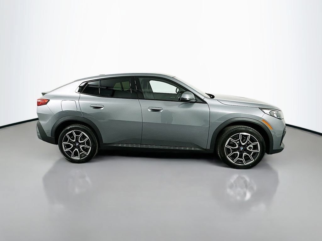 Used 2026 BMW X2 xDrive28i w/ Convenience Package AWD/4WD image 4