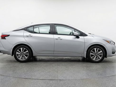 Used 2025 Nissan Versa SV FWD image 11