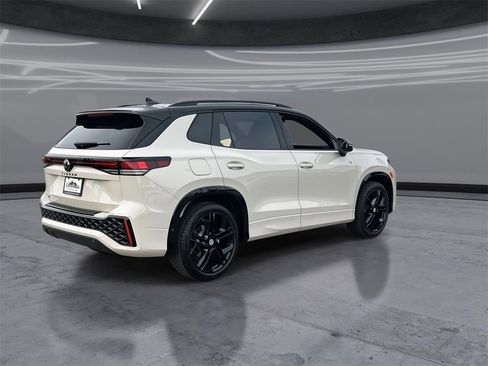 New 2026 Volkswagen Tiguan SE R-Line image 5