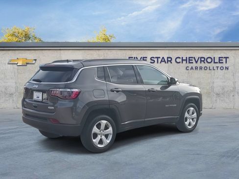 Used 2018 Jeep Compass Latitude w/ Popular Equipment Group AWD/4WD image 8