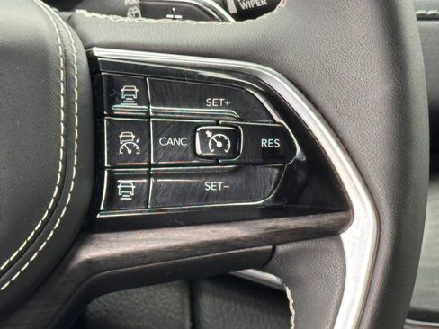 Used 2023 Jeep Grand Cherokee Overland w/ Luxury Tech Group IV image 24