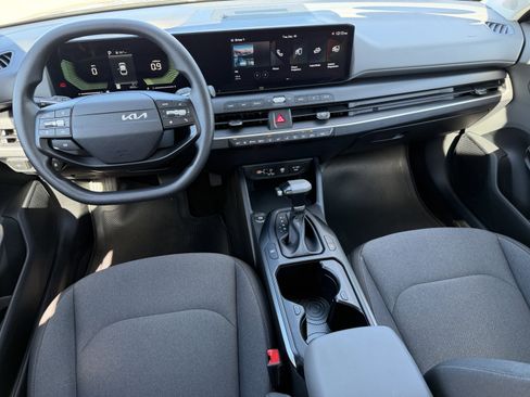 Certified 2025 Kia K4 LXS image 13
