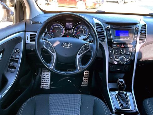 Used 2013 Hyundai Elantra GT w/ Touch & Go Pkg image 5