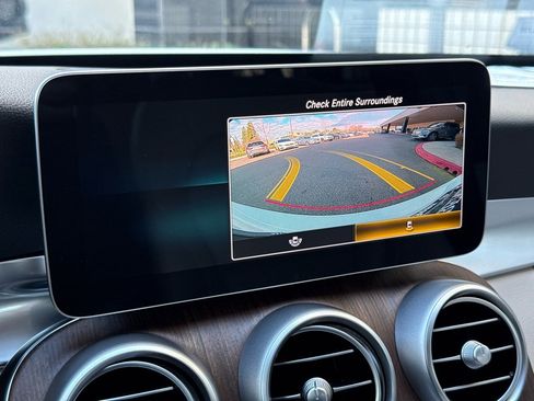 Used 2021 Mercedes-Benz C 300 Sedan image 5