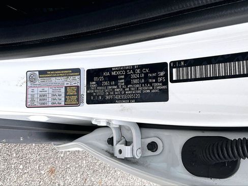 Used 2025 Kia K4 LXS image 36