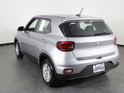 Certified 2025 Hyundai Venue SE FWD image 16
