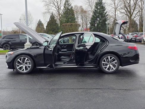 Used 2025 Mercedes-Benz E 350 4MATIC Sedan image 12