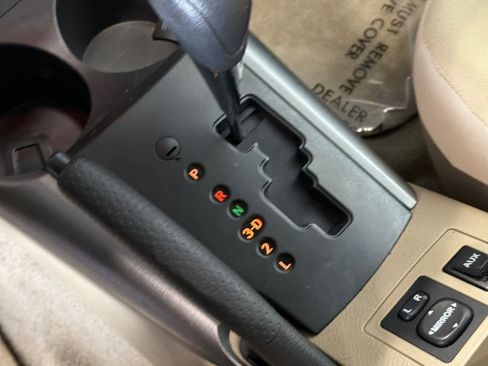 Used 2011 Toyota RAV4 4WD image 22