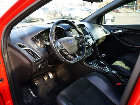 Used 2018 Ford Focus RS image 15