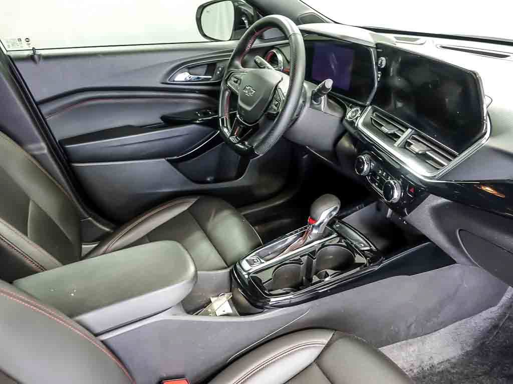Used 2025 Chevrolet Trax RS w/ Driver Confidence Package FWD image 27