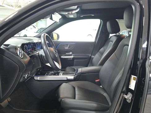 Used 2025 Mercedes-Benz GLB 250 4MATIC image 20