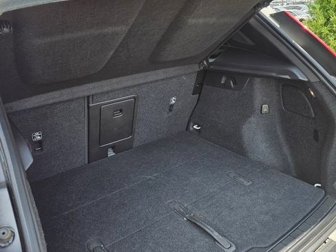 Used 2023 Volvo XC40 B4 Ultimate FWD image 10