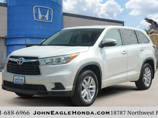 Used 2015 Toyota Highlander LE FWD video 1
