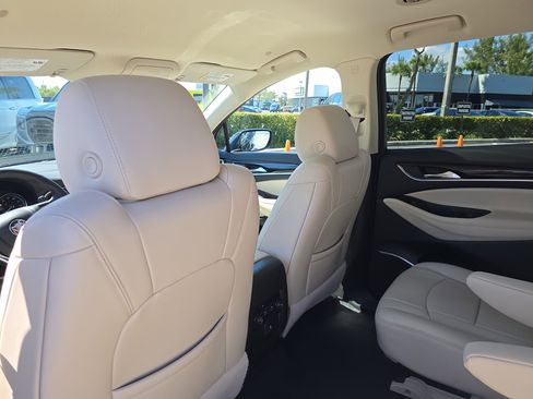 Used 2022 Buick Enclave Essence w/ Sport Touring Edition image 16