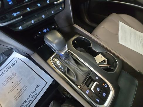 Used 2020 Hyundai Santa Fe Limited FWD image 18