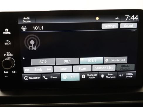 Used 2024 Honda Pilot Touring image 9