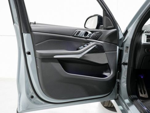 Used 2023 BMW X7 xDrive40i w/ Executive Package image 36