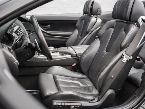 Used 2018 BMW M6 Convertible w/ Executive Package image 23