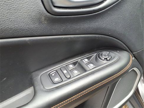 Used 2019 Jeep Compass Limited w/ Safety & Security Group image 13