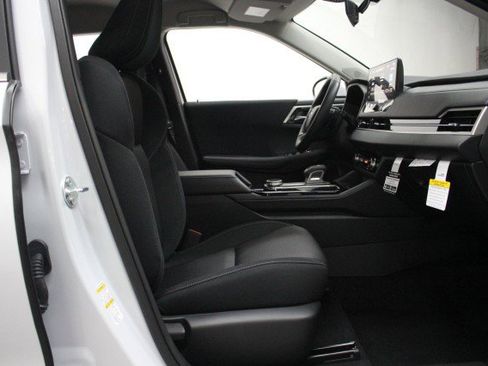 New 2026 Mitsubishi Outlander ES image 18