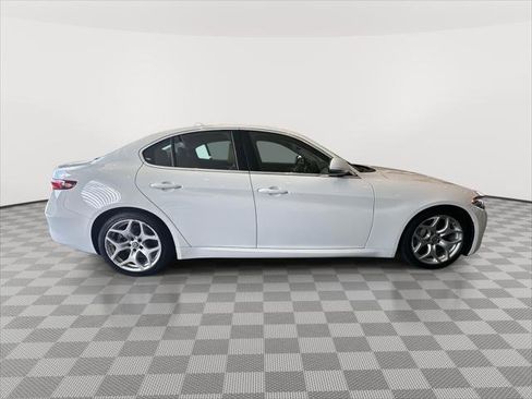 Used 2019 Alfa Romeo Giulia Ti image 2