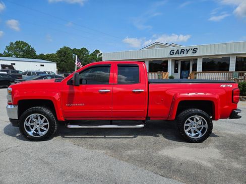 Used 2018 Chevrolet Silverado 1500 LT w/ All Star Edition AWD/4WD image 3