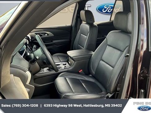 Used 2023 Chevrolet Traverse LT w/ LT Premium Package image 18