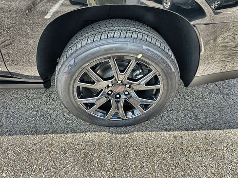 New 2026 GMC Yukon XL Denali image 12