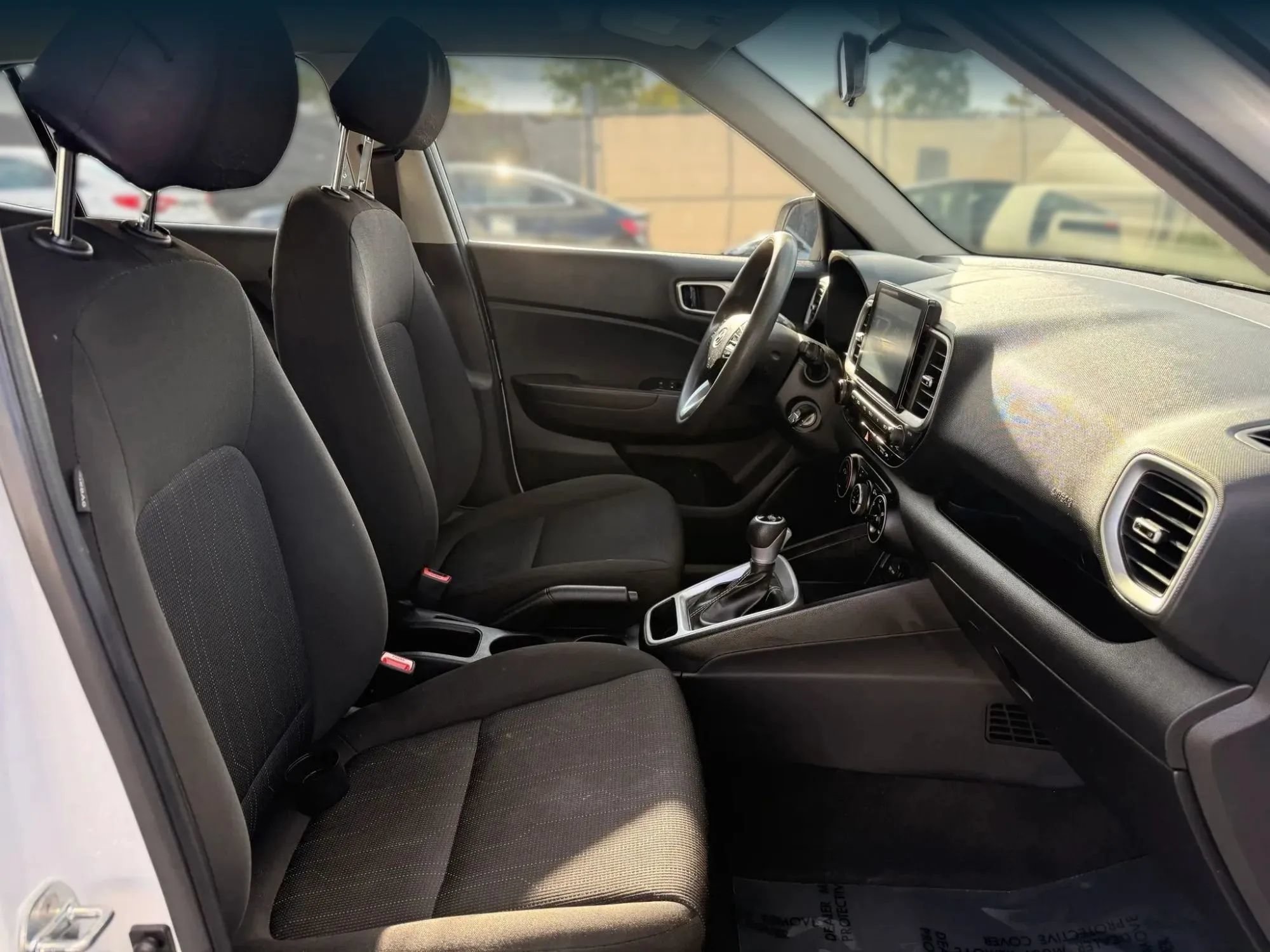Used 2021 Hyundai Venue SE FWD image 18