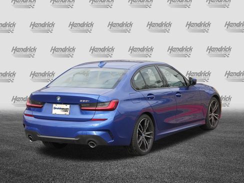 Certified 2022 BMW 330i Sedan w/ M Sport Package image 9