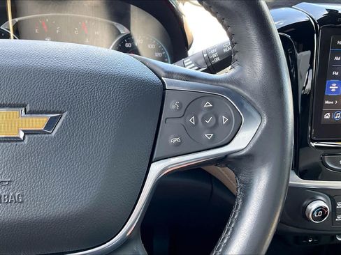 Used 2022 Chevrolet Traverse LT FWD image 19