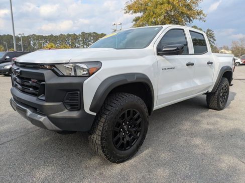 Certified 2024 Chevrolet Colorado Trail Boss w/ Technology Package image 9