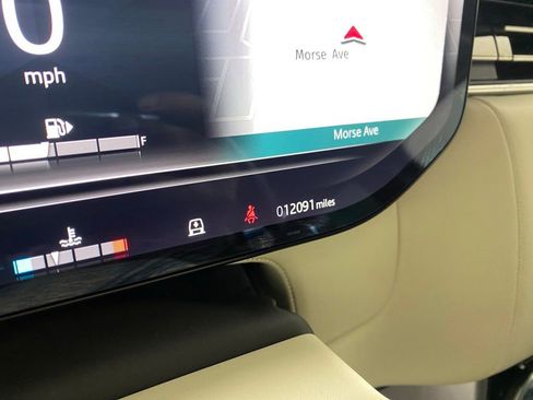 Used 2023 Land Rover Range Rover SE image 13