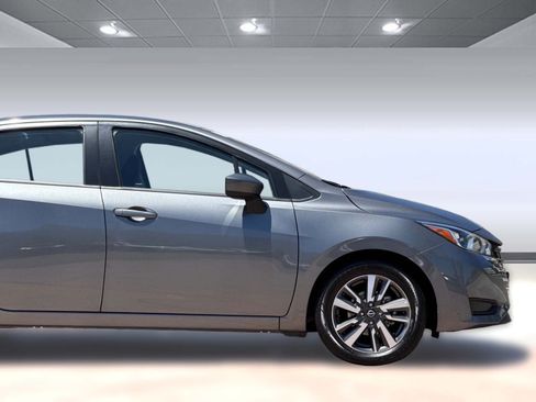 Used 2024 Nissan Versa SV FWD image 33