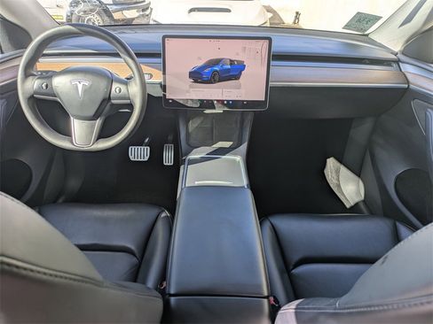 Used 2022 Tesla Model Y Performance image 16