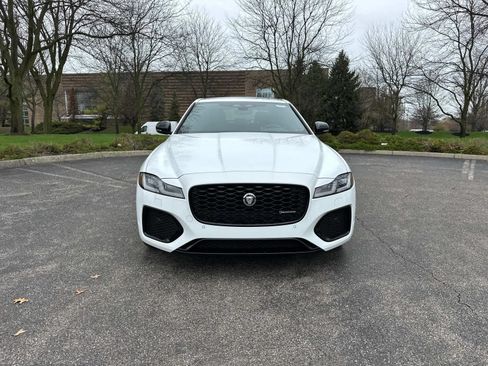 Used 2024 Jaguar XF R-Dynamic SE AWD/4WD image 2