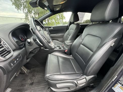 Used 2020 Kia Sportage S FWD image 11