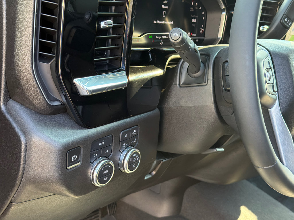 Used 2025 GMC Sierra 1500 SLT AWD/4WD image 19