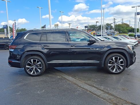 Certified 2025 Volkswagen Atlas SEL Premium R-Line image 7