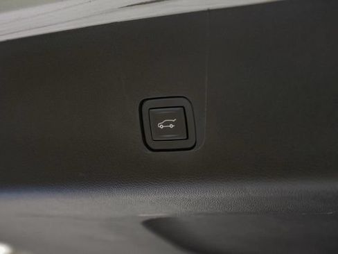 Used 2020 Chevrolet Traverse LT FWD image 53