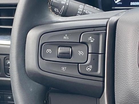 Used 2024 GMC Yukon AT4 w/ AT4 Premium Package AWD/4WD image 8