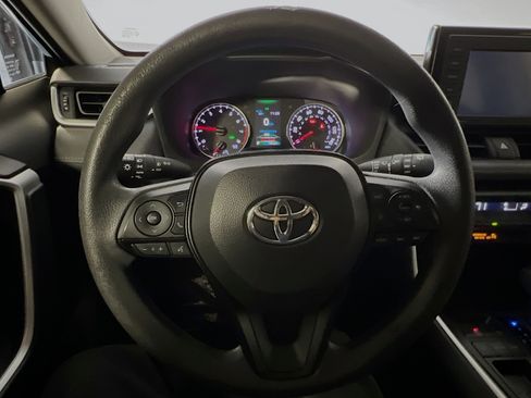 Used 2020 Toyota RAV4 XLE w/ Convenience Package image 18