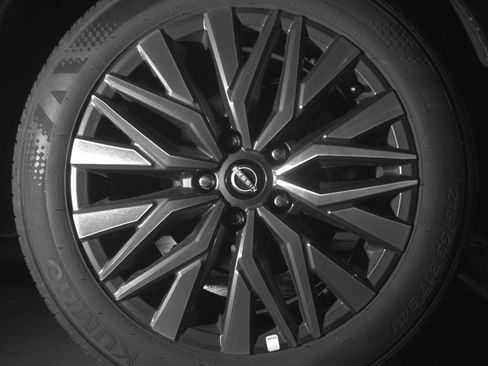 Used 2025 Nissan Altima 2.5 SV FWD image 12