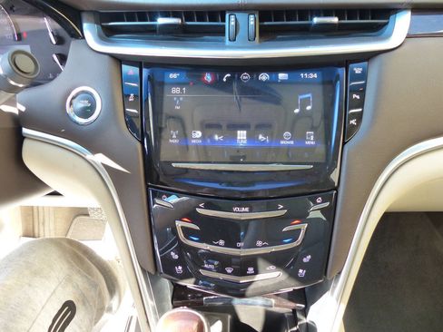 Used 2017 Cadillac XTS Luxury FWD image 29