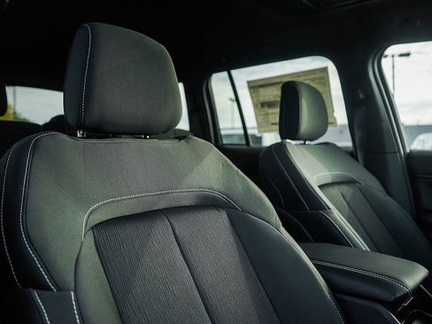 New 2025 Jeep Grand Cherokee Laredo w/ Luxury Tech Group I image 12