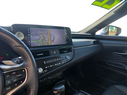 Used 2022 Lexus ES 350 w/ Premium Package image 12